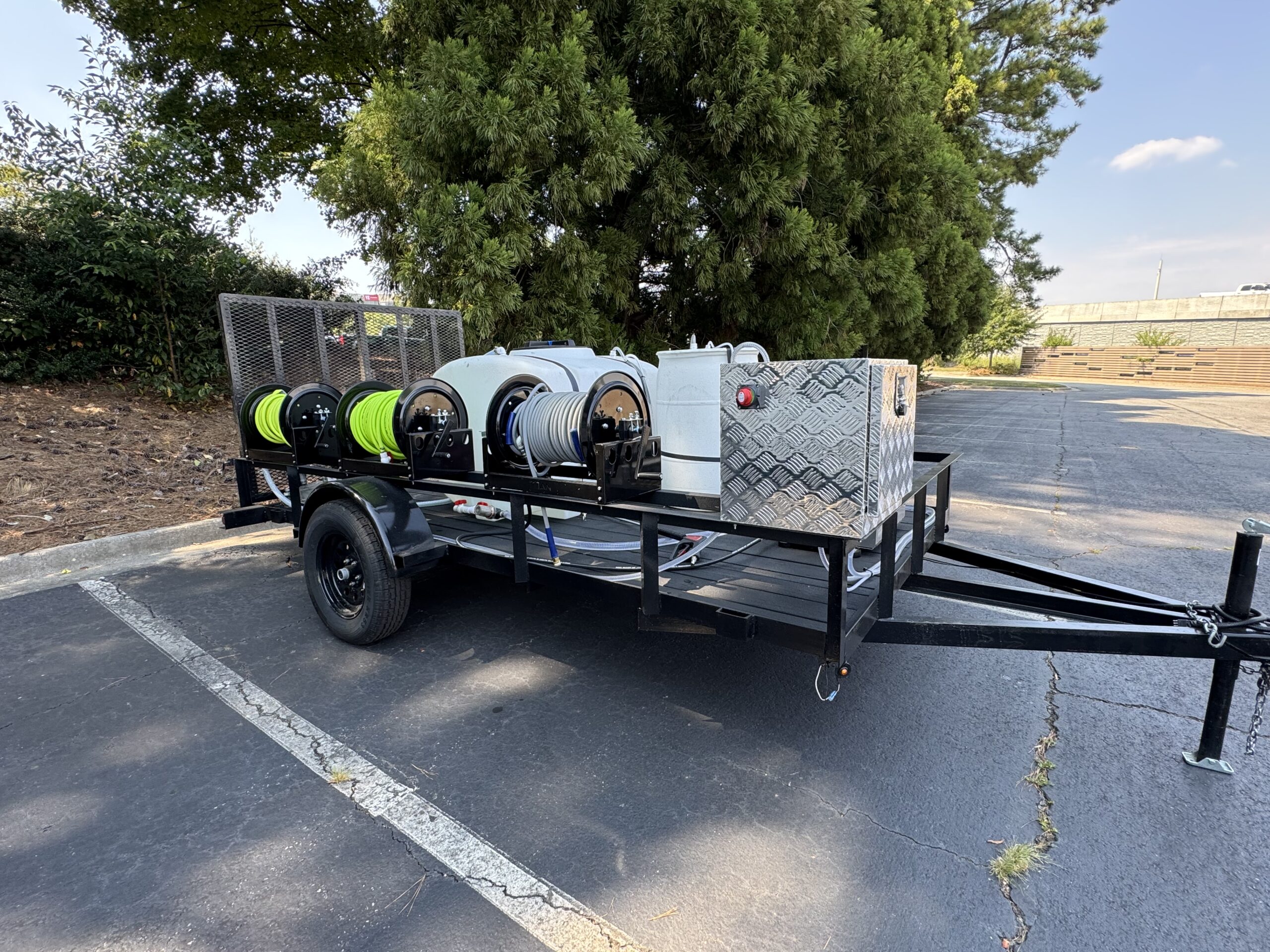 Softwash and Pressure Washing Trailer Setup 12v 5.5 gpm Softwash System with a 5.5 GPM Pressure Washing Setup